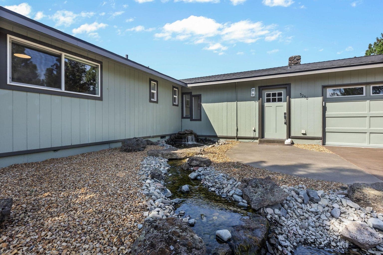 Photo of 5250 SW Metolius Avenue 7 of 85