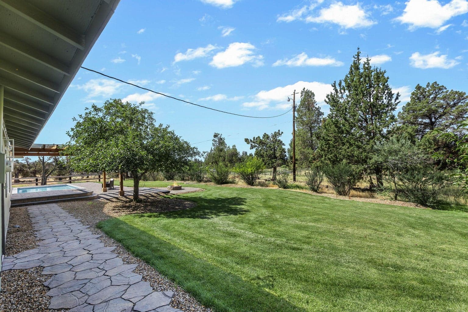 Photo of 5250 SW Metolius Avenue 31 of 85
