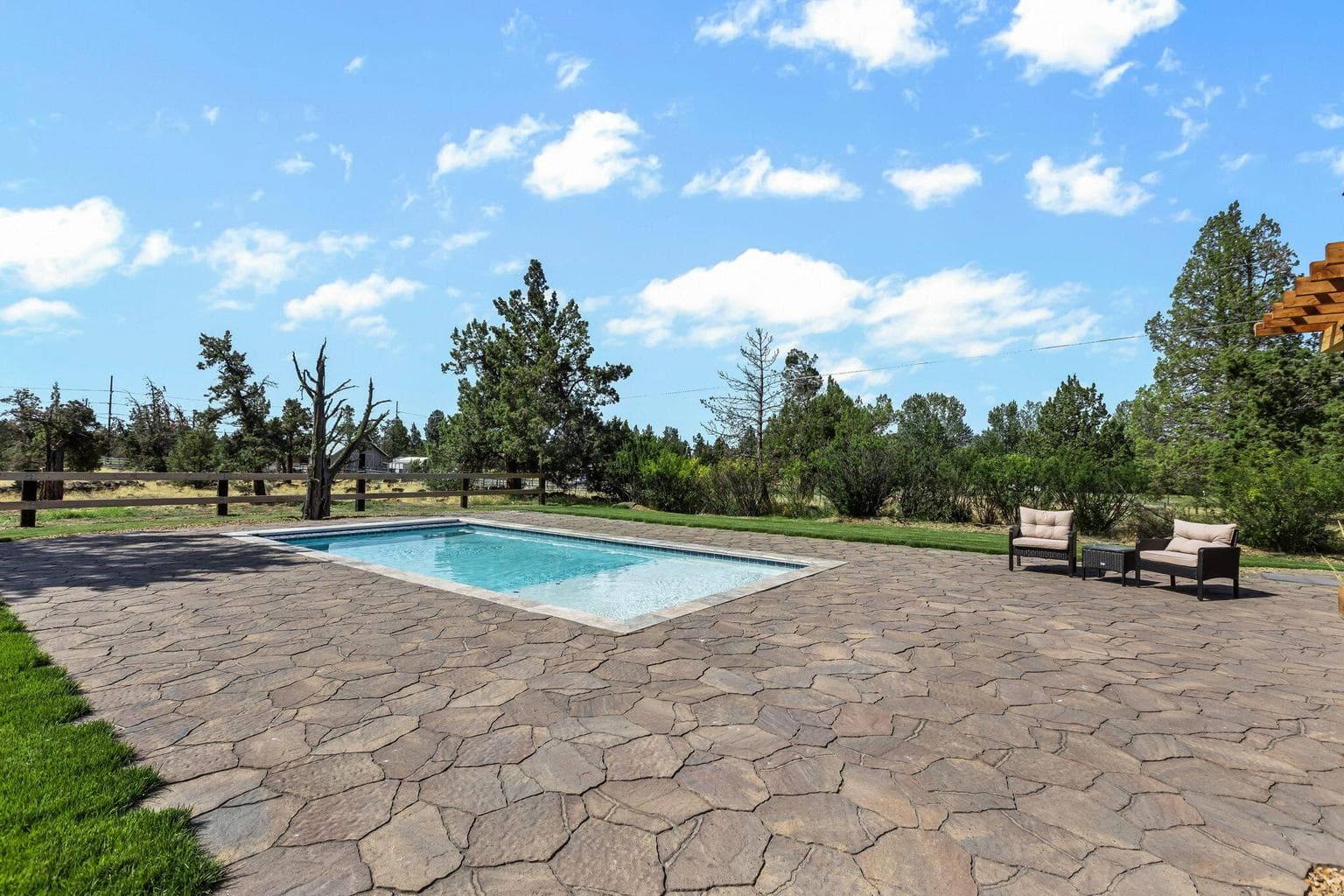 Photo of 5250 SW Metolius Avenue 30 of 85