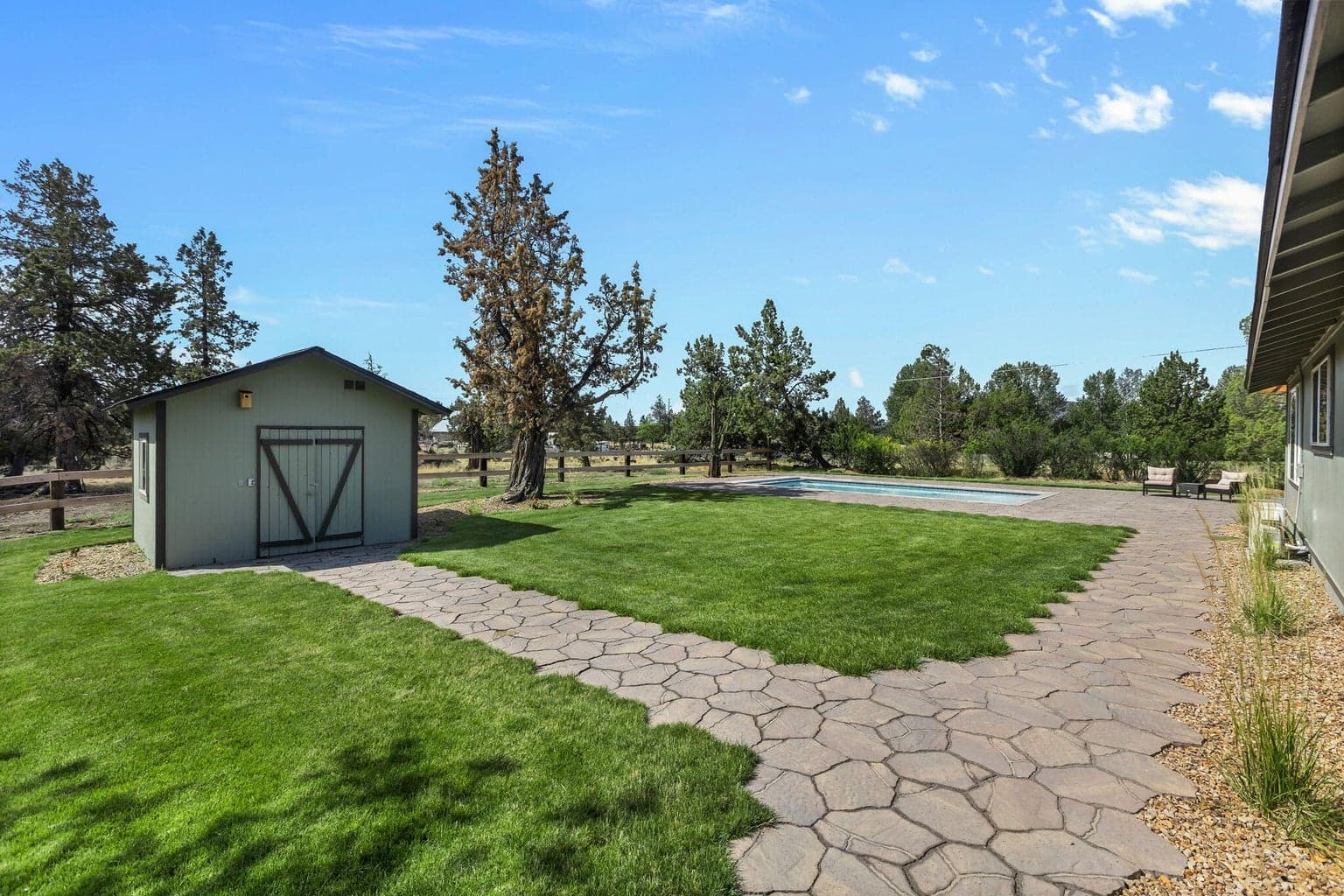 Photo of 5250 SW Metolius Avenue 32 of 85
