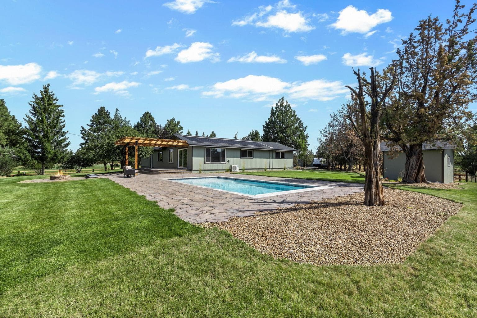 Photo of 5250 SW Metolius Avenue 33 of 85