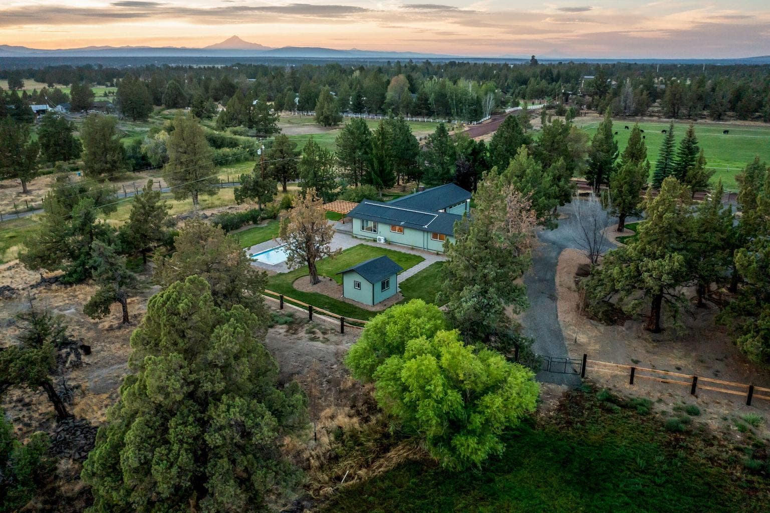 Photo of 5250 SW Metolius Avenue 58 of 85