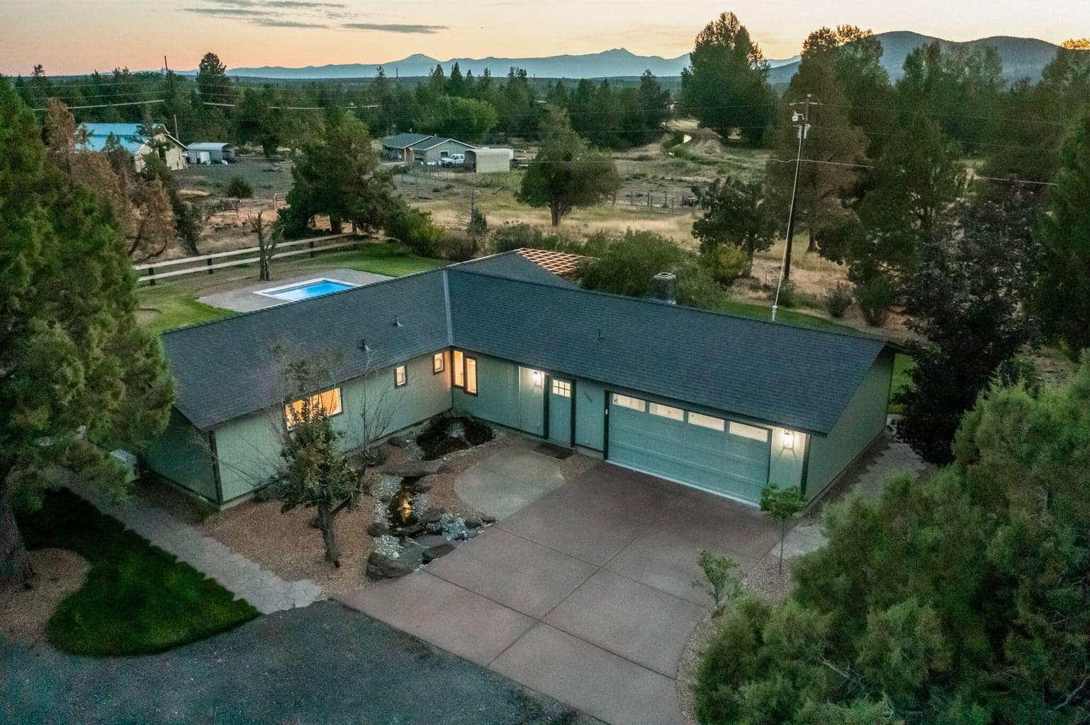 Photo of 5250 SW Metolius Avenue 70 of 85