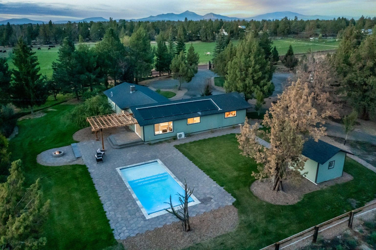 Photo of 5250 SW Metolius Avenue 72 of 85