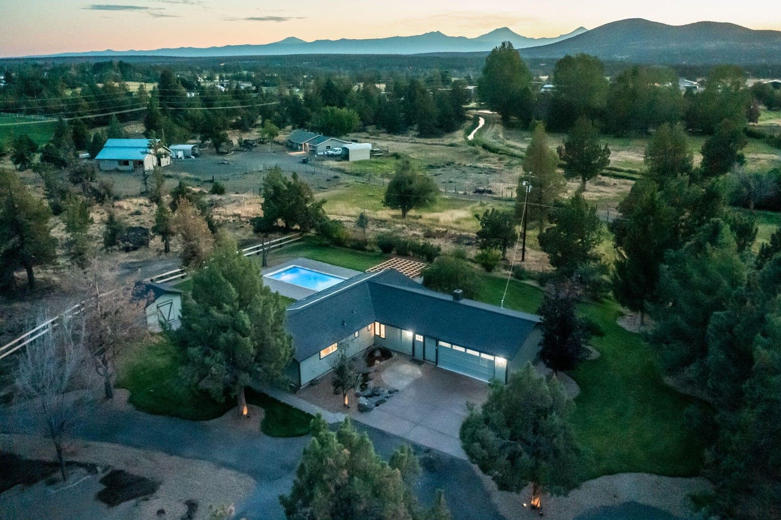 Photo of 5250 SW Metolius Avenue 75 of 85