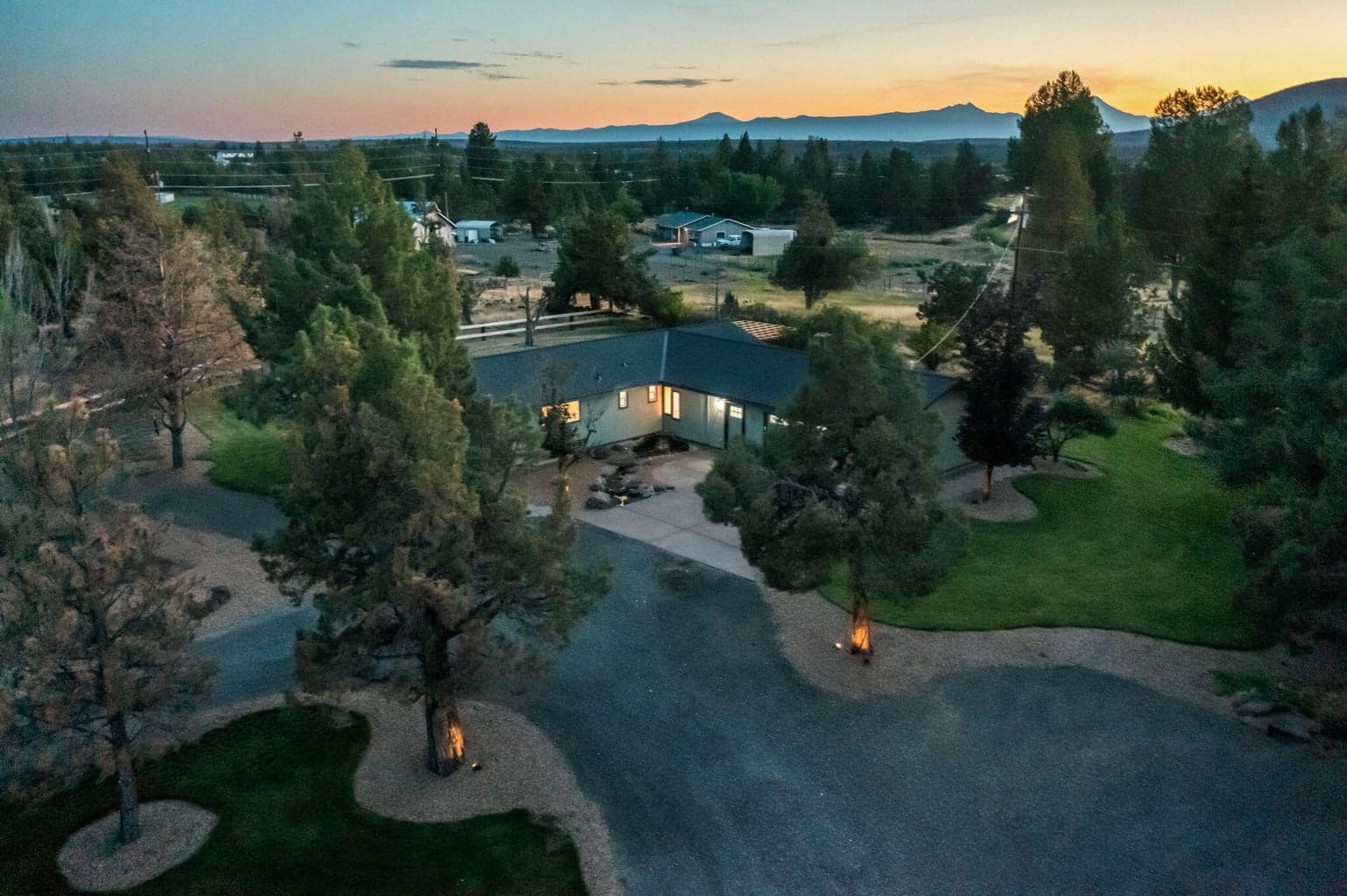 Photo of 5250 SW Metolius Avenue 77 of 85