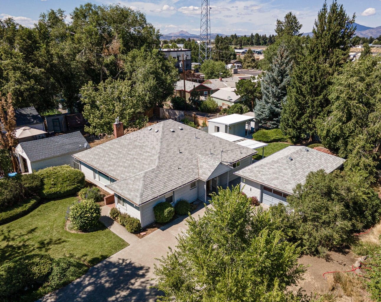 Photo of 549 NE Lookout Avenue 41 of 45