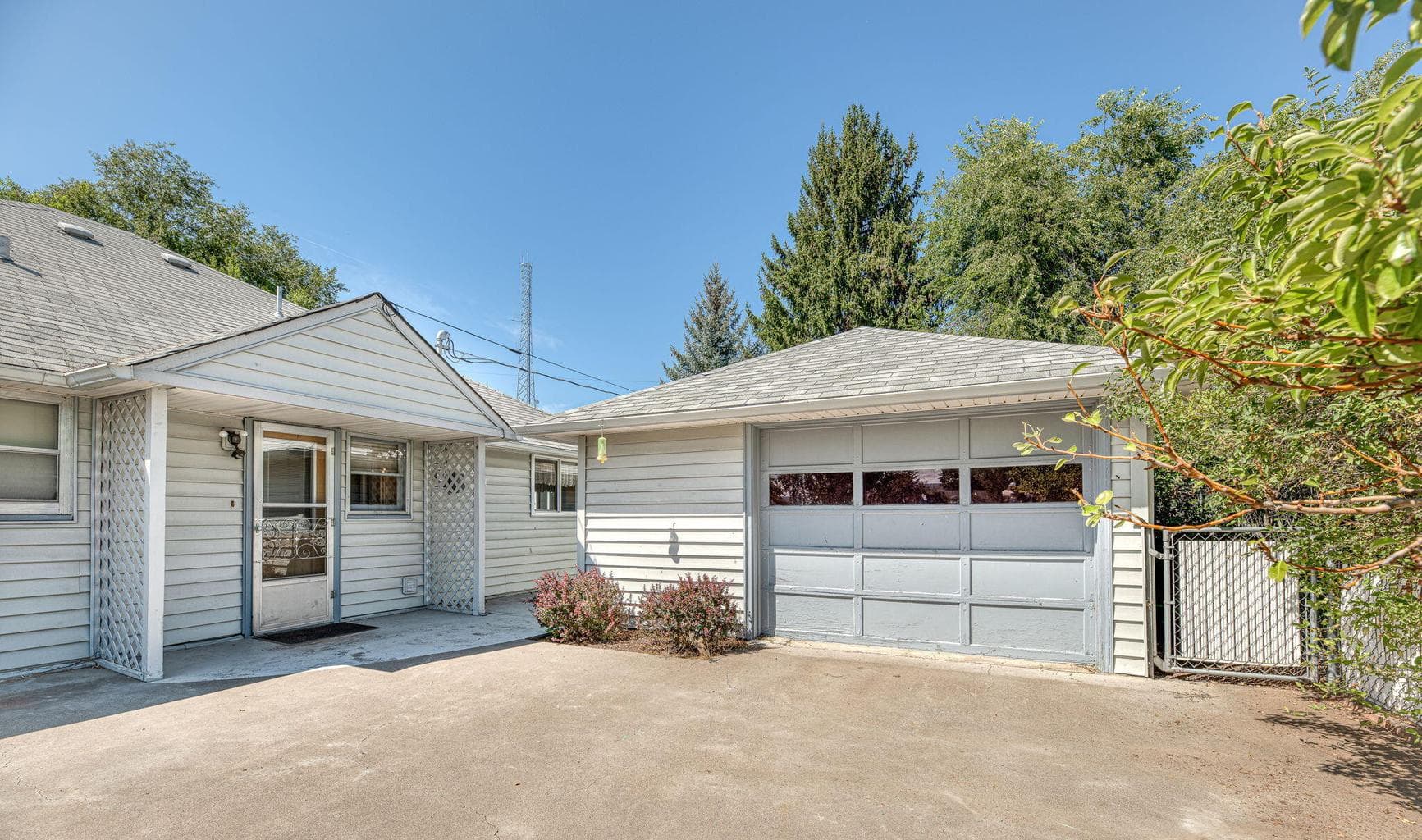 Photo of 549 Lookout 2 of 45