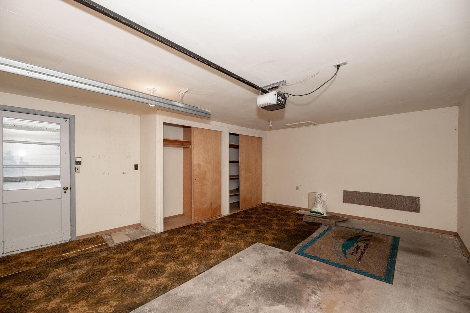 Photo of 549 NE Lookout Avenue 32 of 45