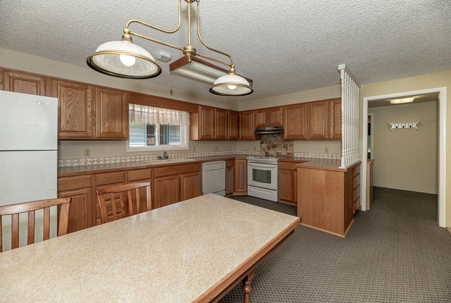 Photo of 549 NE Lookout Avenue 16 of 45