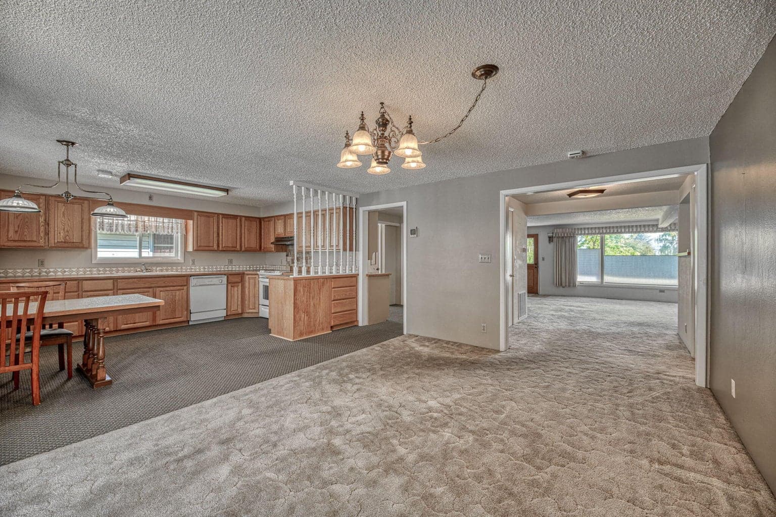 Photo of 549 NE Lookout Avenue 21 of 45