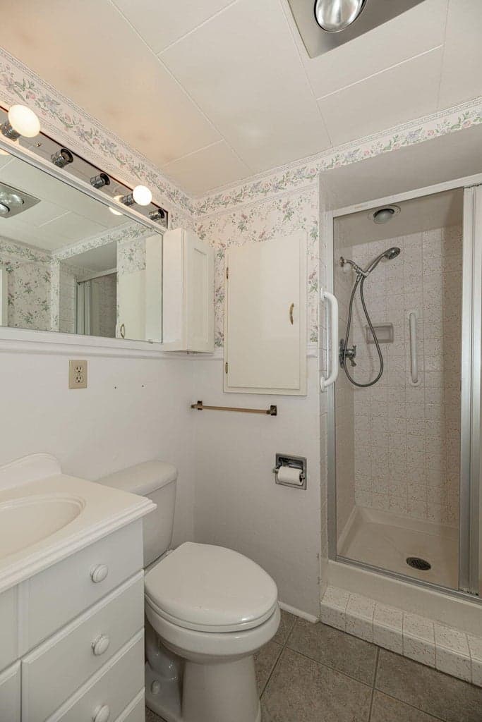 Photo of 549 NE Lookout Avenue 26 of 45