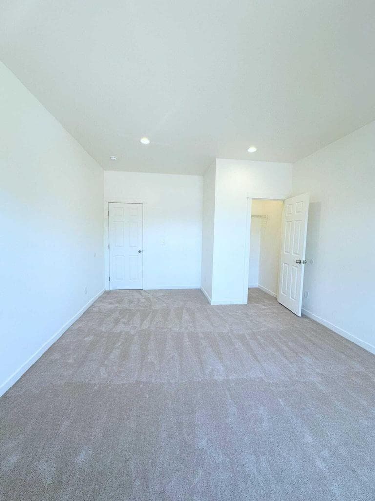 Photo of 400 SE 8th Street 13 of 18