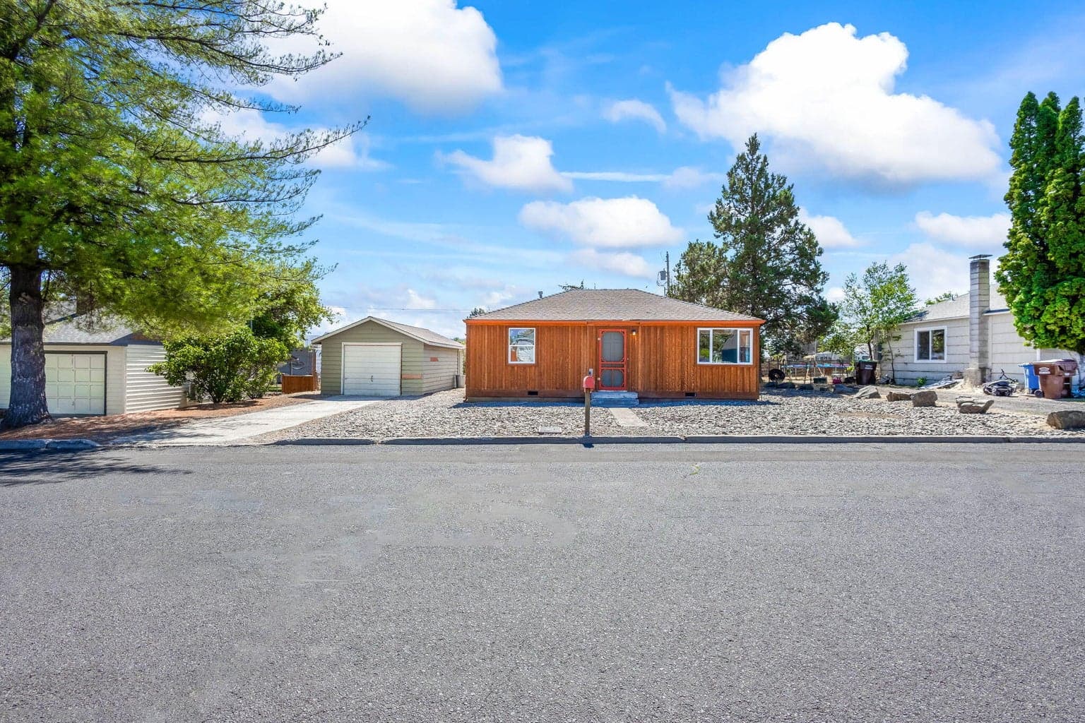 Photo of 1270 Ochoco 1 of 15