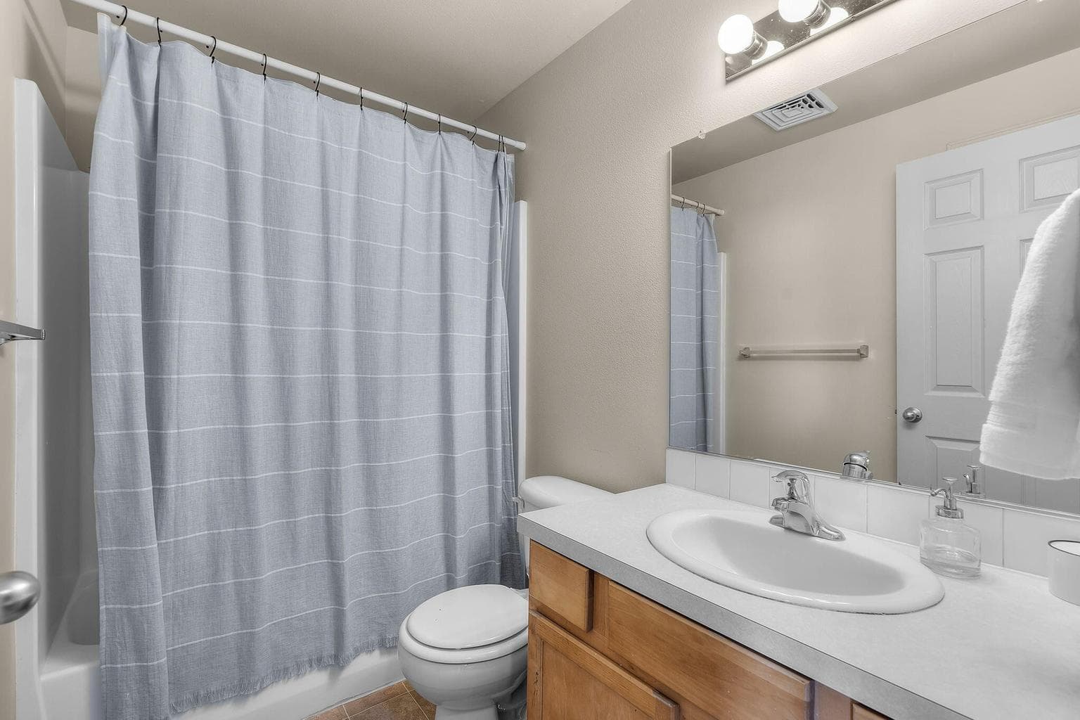 Photo of 1125 SW 27th Street 21 of 40