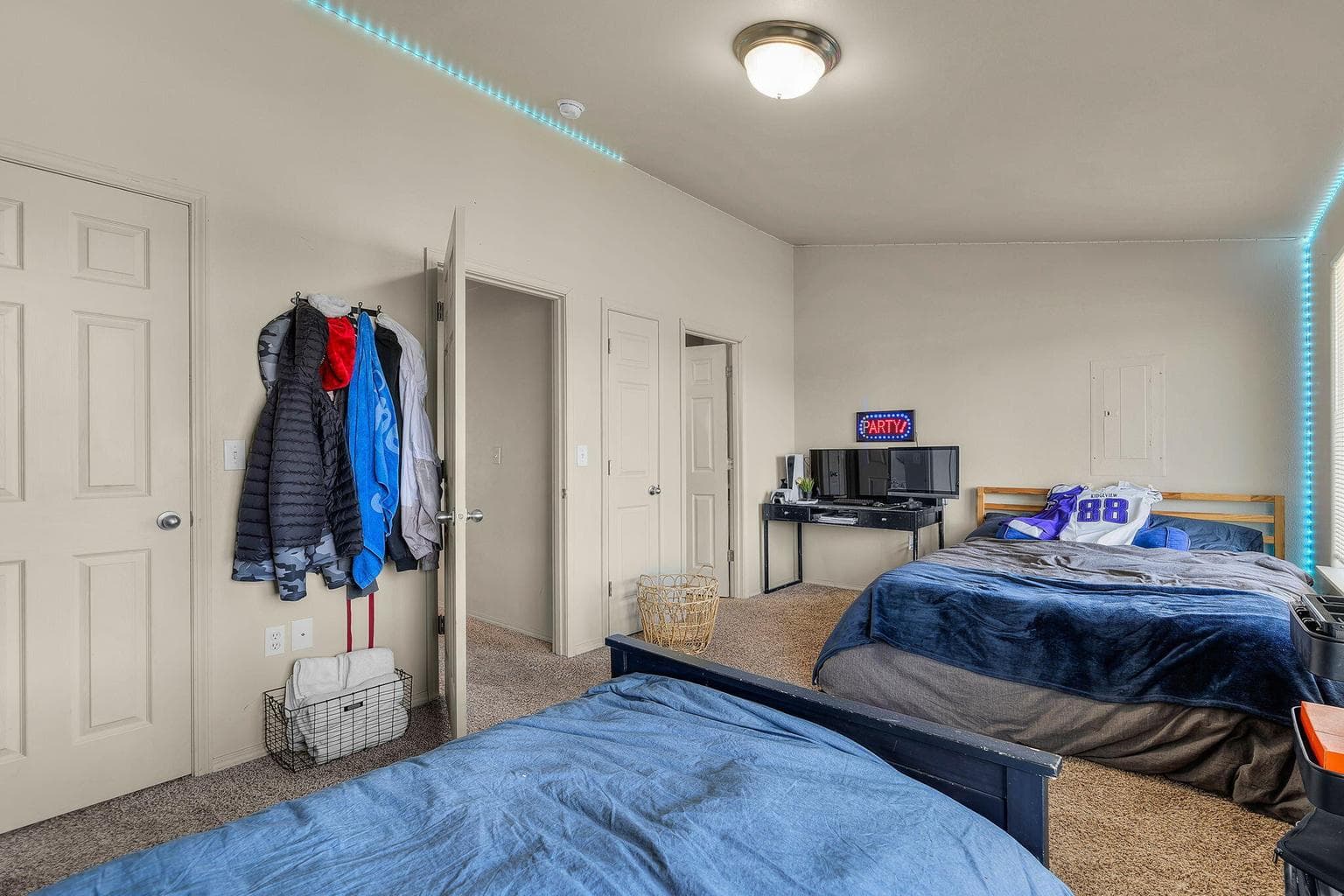 Photo of 1125 SW 27th Street 23 of 40