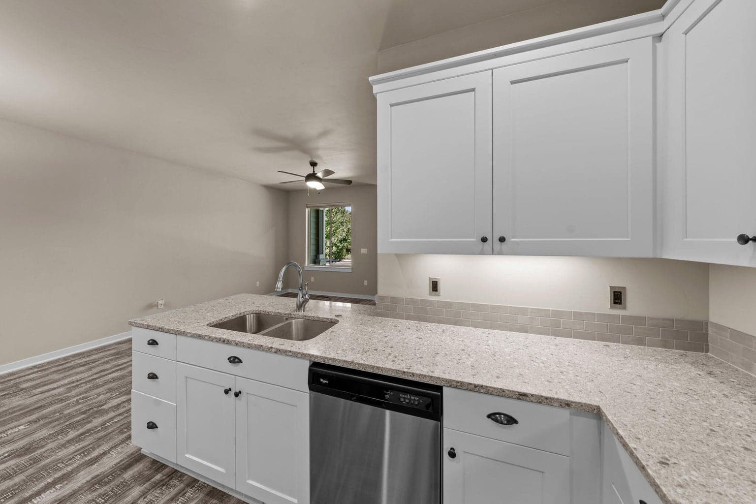Photo of 3473 SW 28th Street 10 of 23