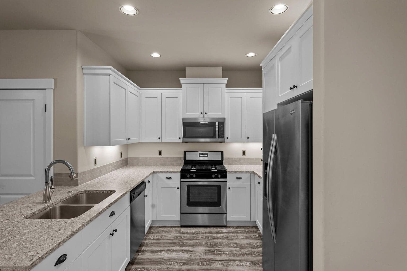 Photo of 3473 SW 28th Street 8 of 23