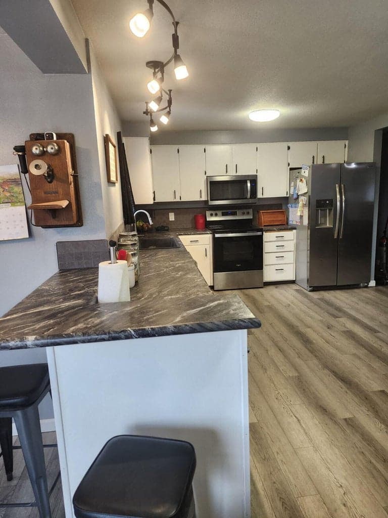 Photo of 907 12th 3 of 17