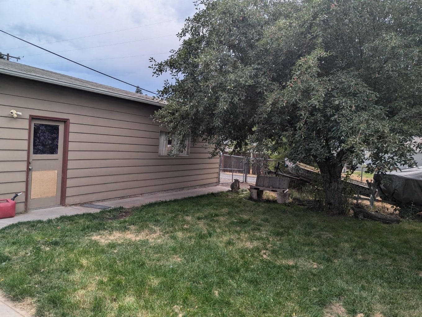 Photo of 907 SW 12th Street 16 of 17
