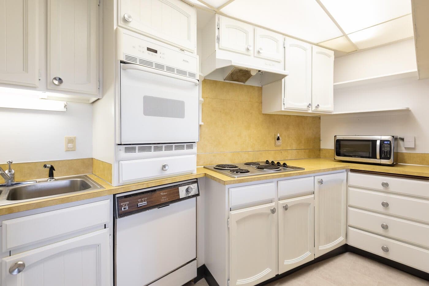 Photo of 3753 NW 25th Street 26 of 32