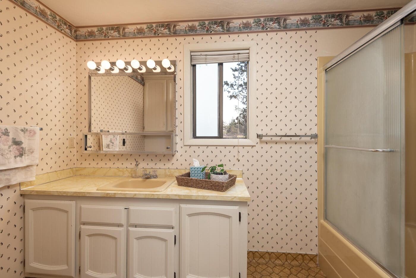 Photo of 3753 NW 25th Street 30 of 32