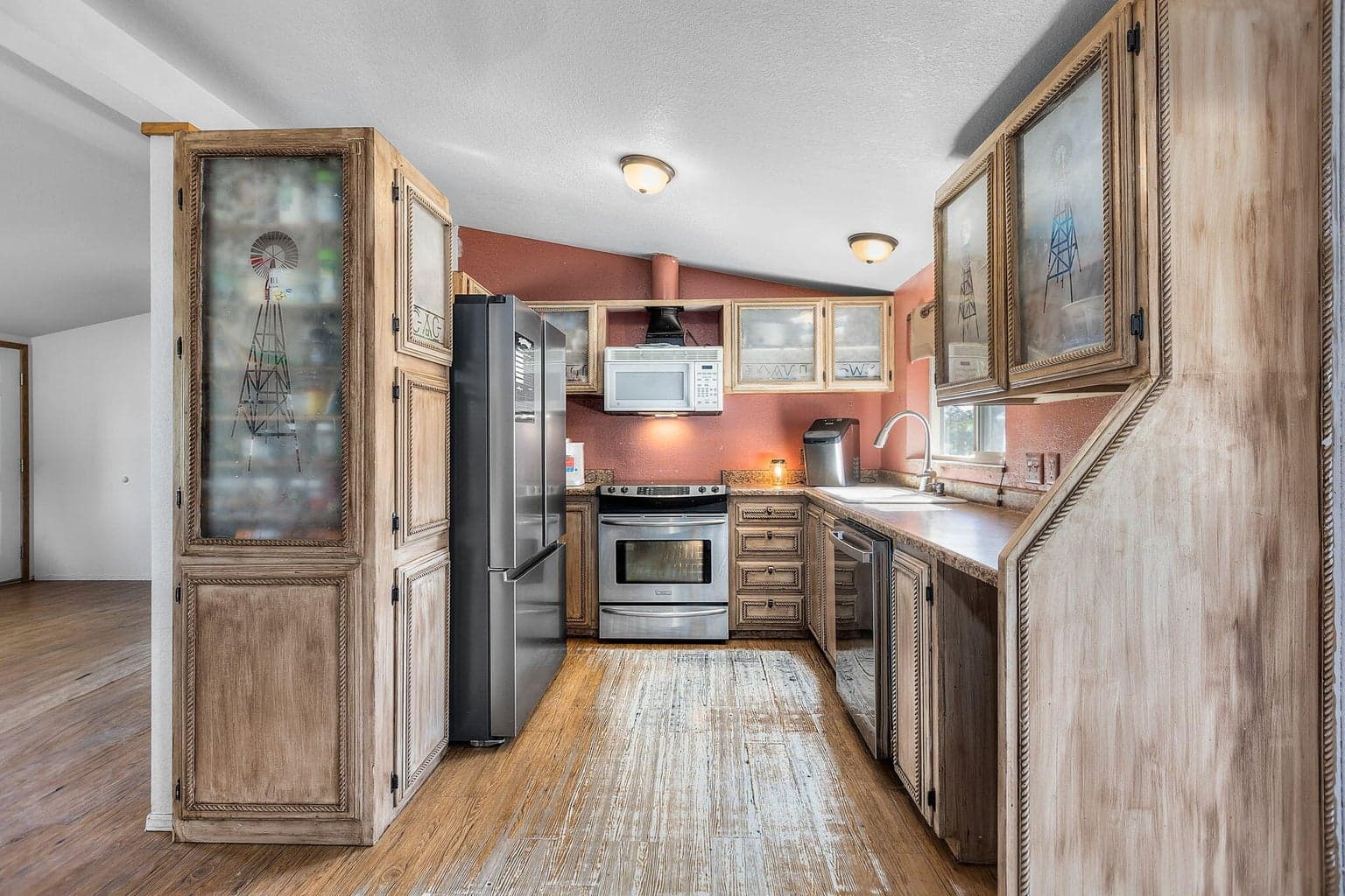 Photo of 5880 NW Kingwood Avenue 11 of 41