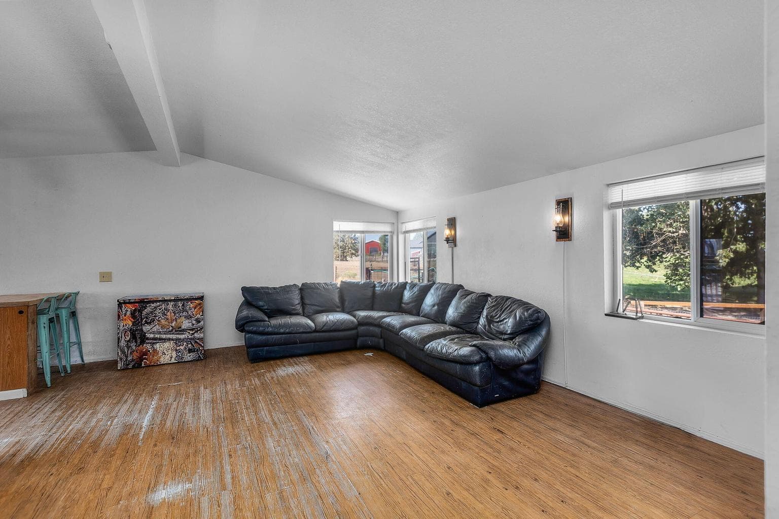 Photo of 5880 NW Kingwood Avenue 16 of 41