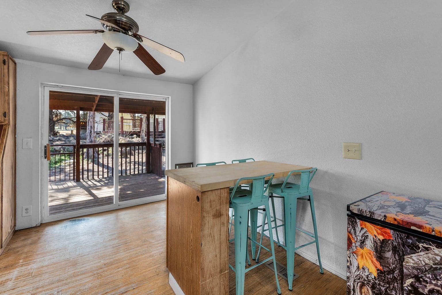Photo of 5880 NW Kingwood Avenue 18 of 41