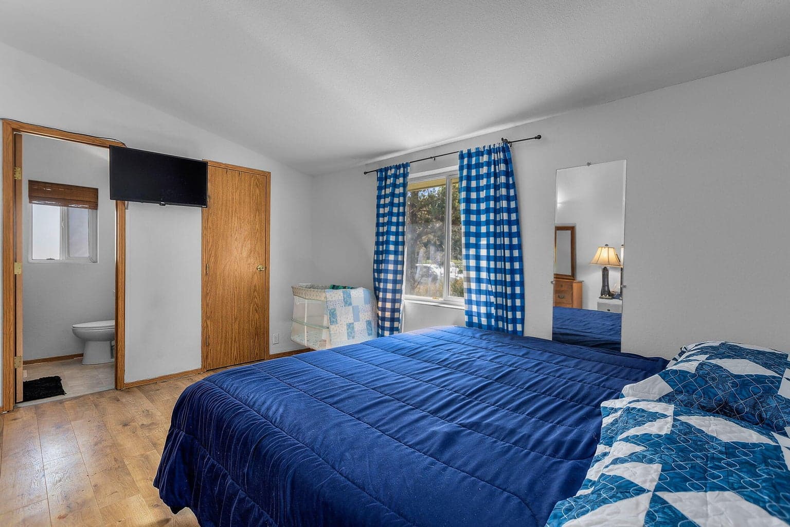 Photo of 5880 NW Kingwood Avenue 23 of 41