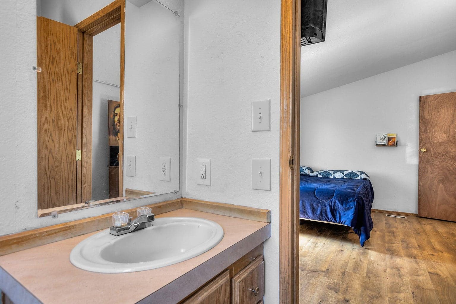 Photo of 5880 NW Kingwood Avenue 25 of 41