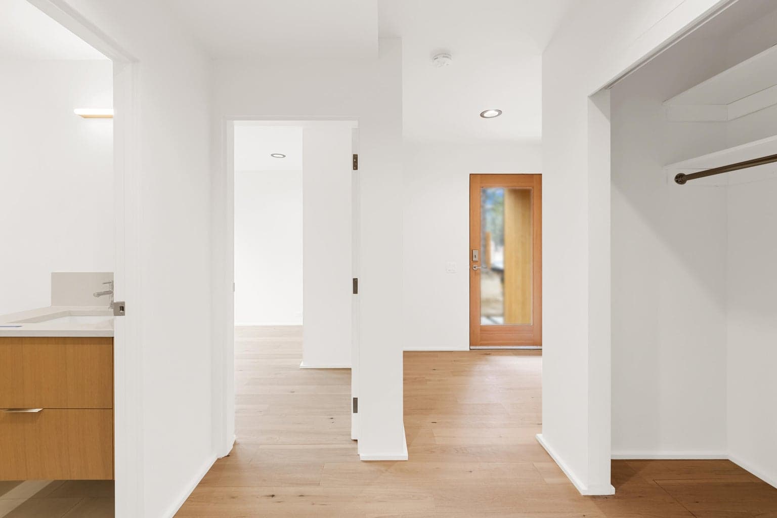 Photo of 601 N Sisters Woodlands Way 22 of 33