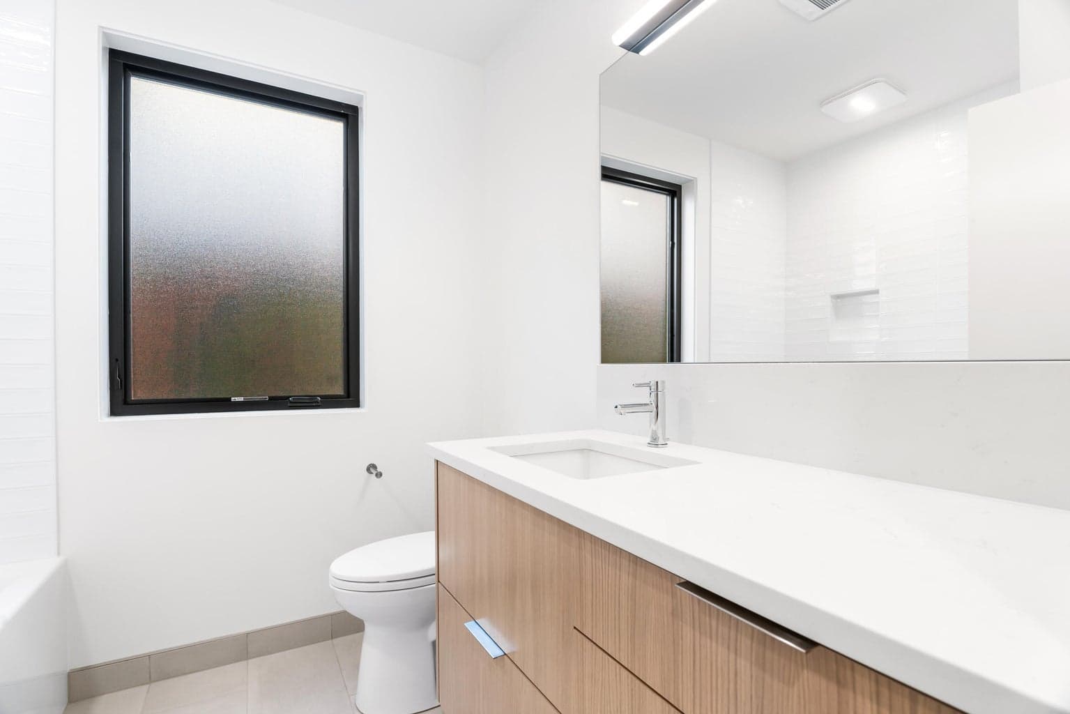 Photo of 601 N Sisters Woodlands Way 25 of 33