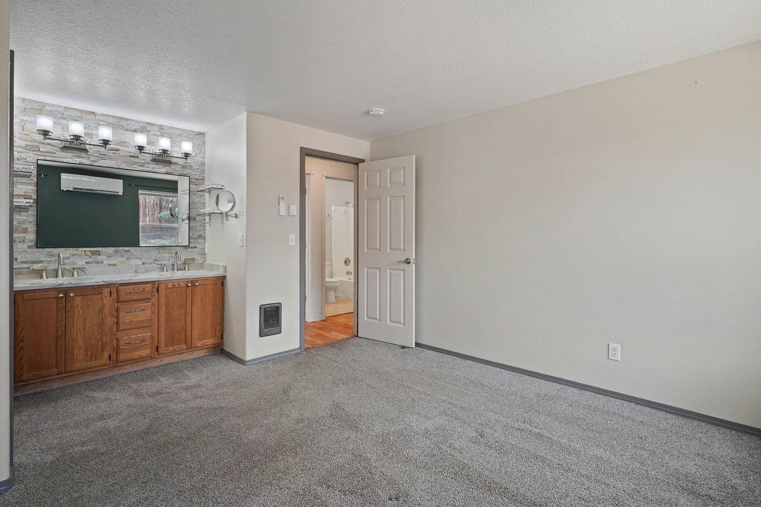 Photo of 2209 SW 30th Court 25 of 29