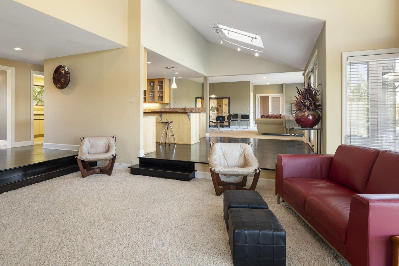 Photo of 6322 NW Atkinson Avenue 10 of 61