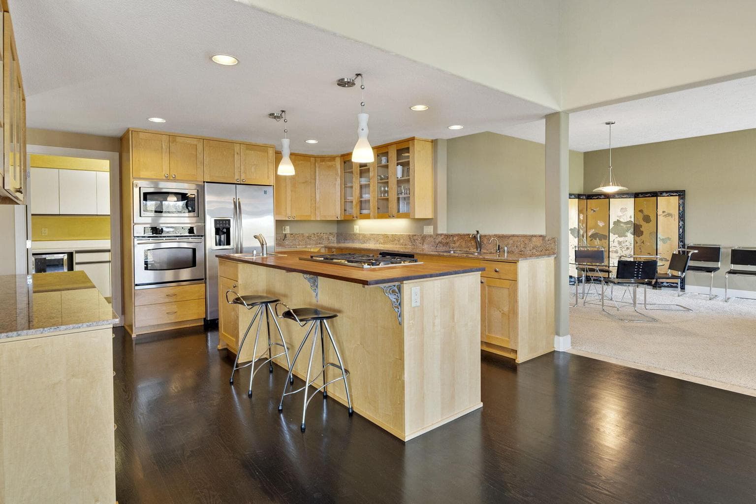 Photo of 6322 NW Atkinson Avenue 12 of 61