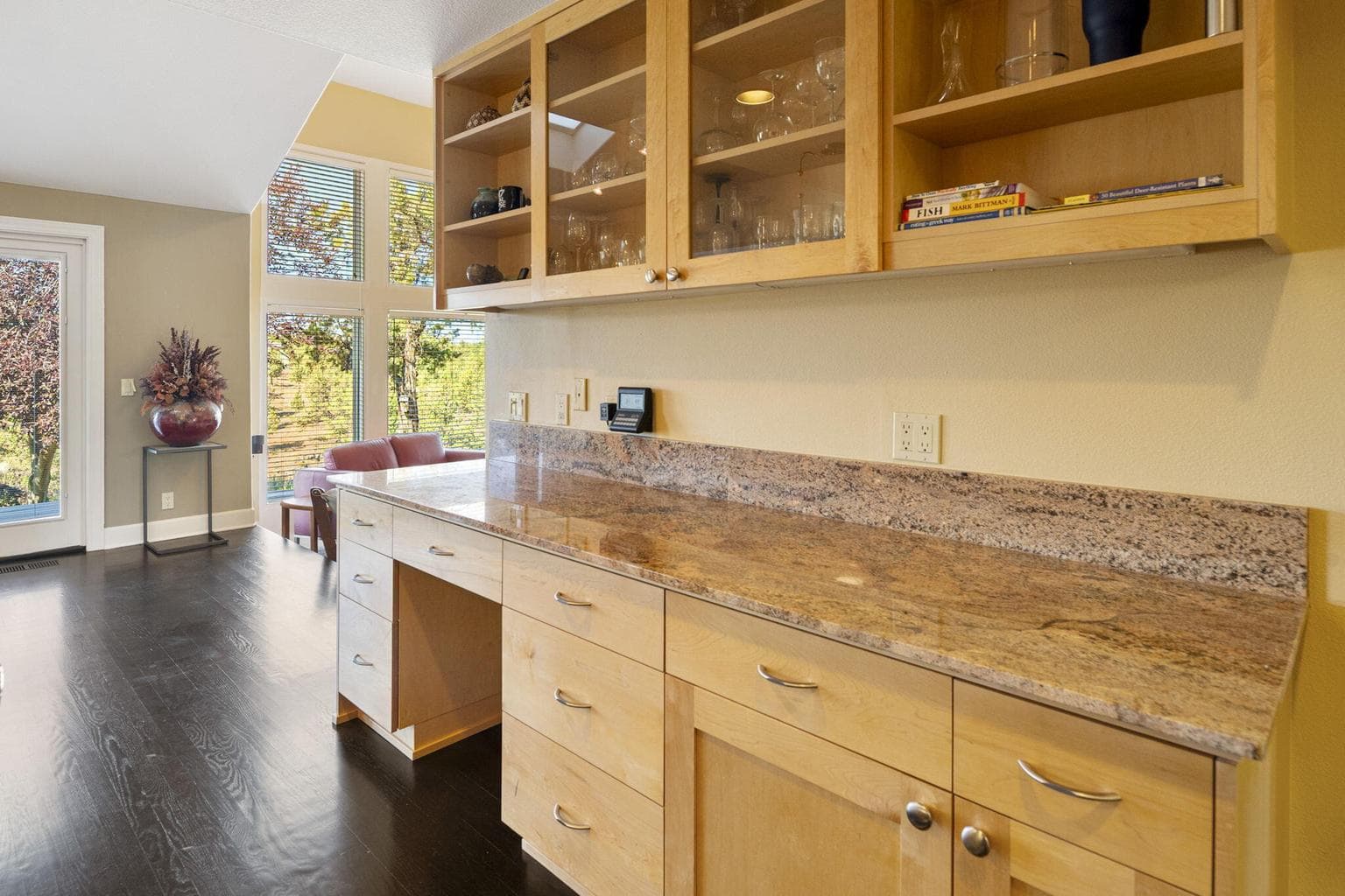 Photo of 6322 NW Atkinson Avenue 16 of 61