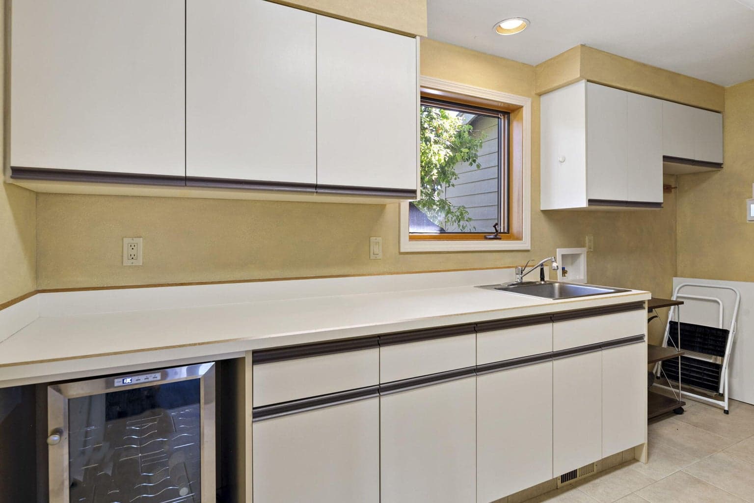 Photo of 6322 NW Atkinson Avenue 19 of 61