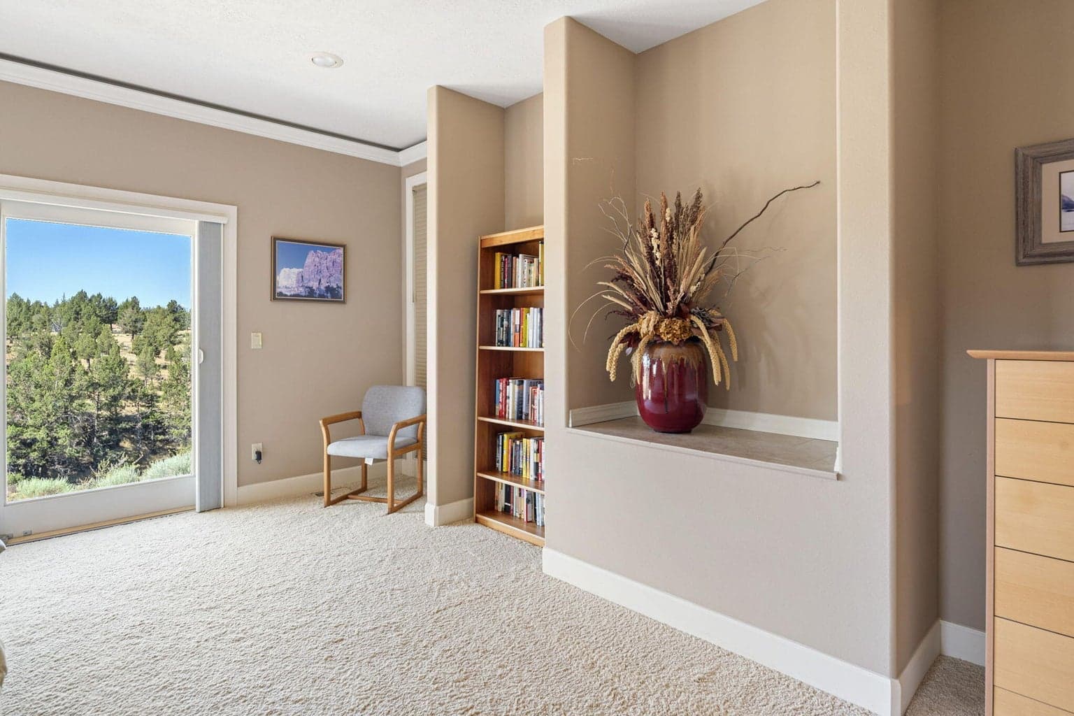 Photo of 6322 NW Atkinson Avenue 26 of 61