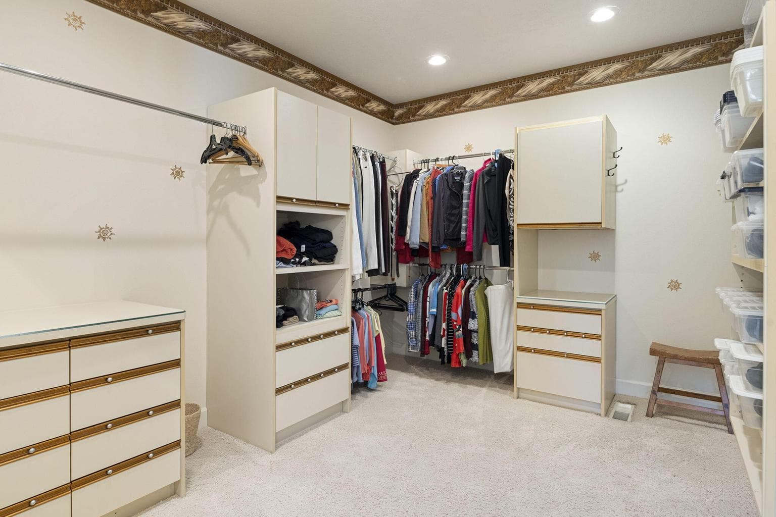 Photo of 6322 NW Atkinson Avenue 33 of 61
