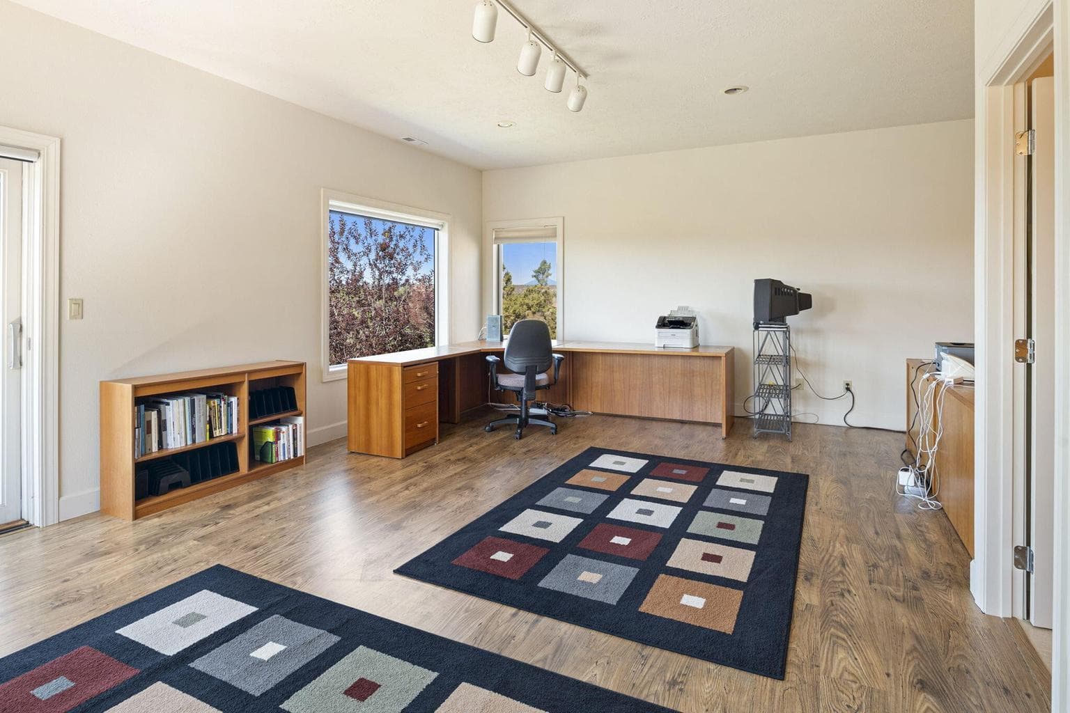 Photo of 6322 NW Atkinson Avenue 43 of 61
