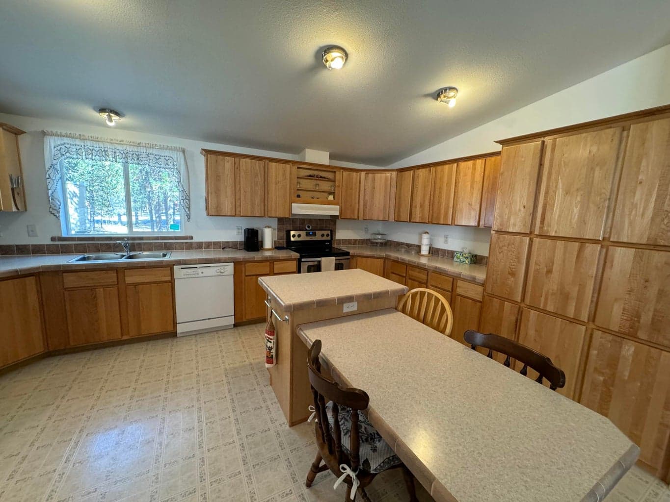 Photo of 148728 Snuffy Drive 18 of 37