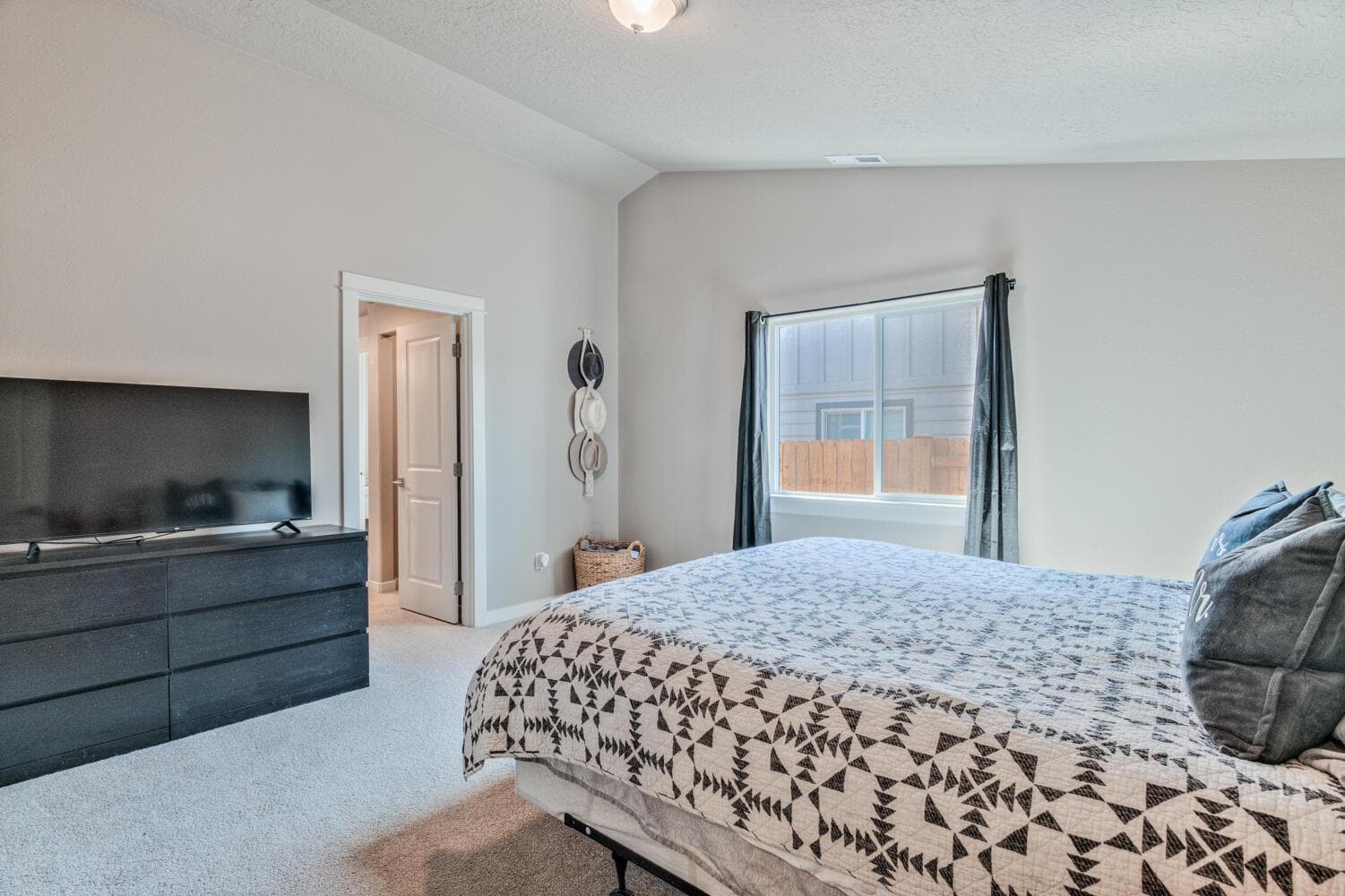 Photo of 3586 NW 9th Street 9 of 20