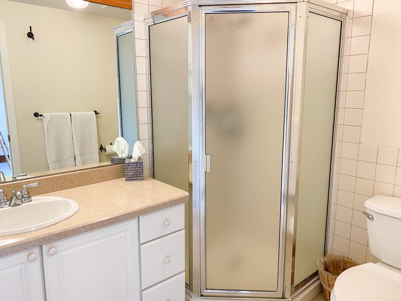 Photo of 511 W Cascade Avenue 11 of 22