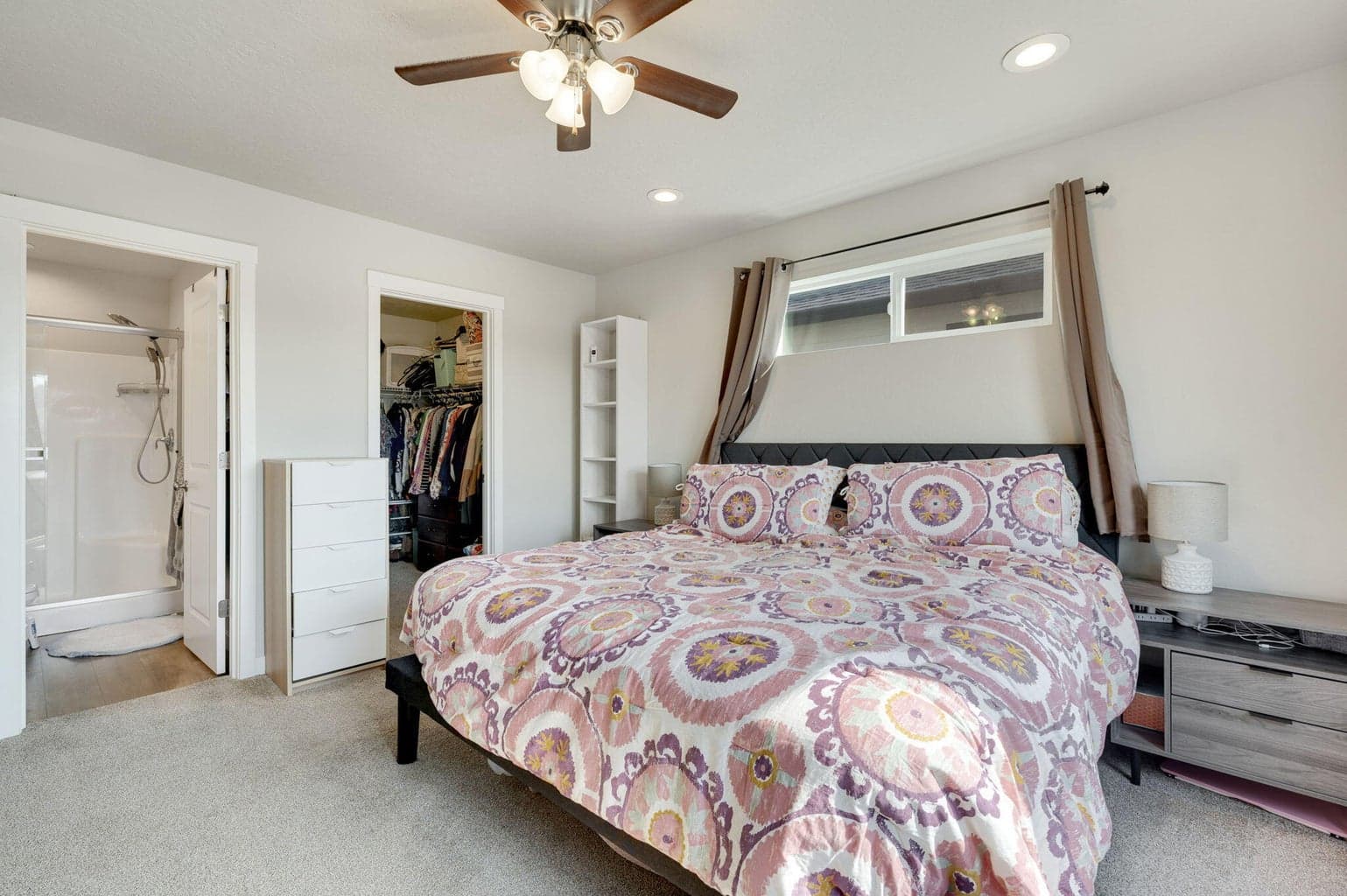 Photo of 745 NE Brookstone Drive 11 of 35