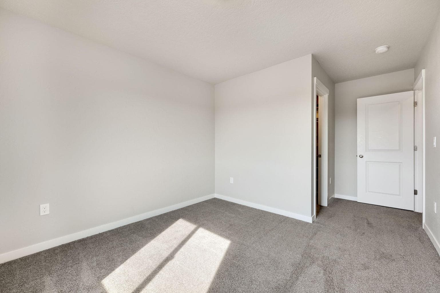 Photo of 745 NE Brookstone Drive 15 of 35