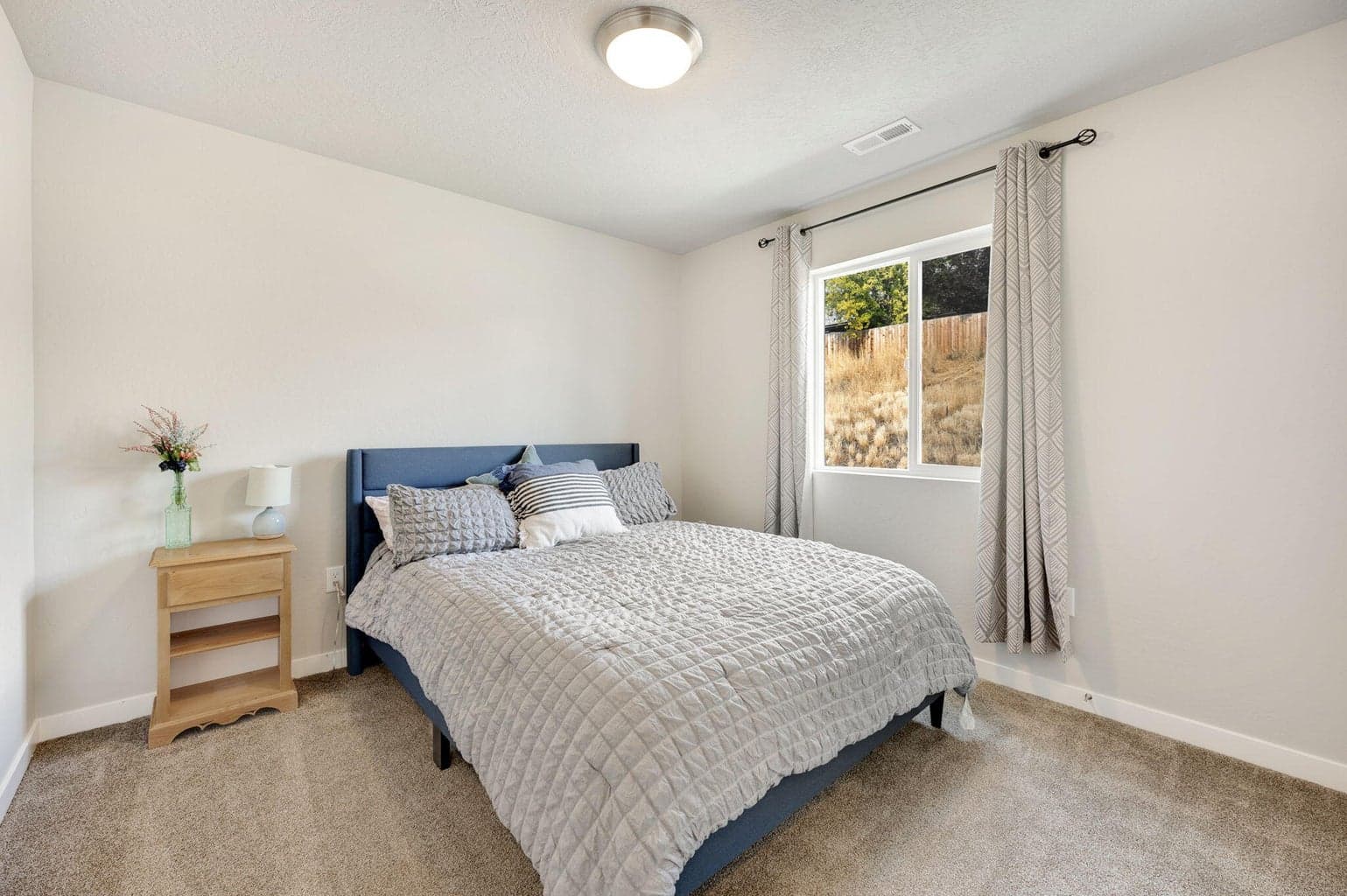 Photo of 745 NE Brookstone Drive 18 of 35