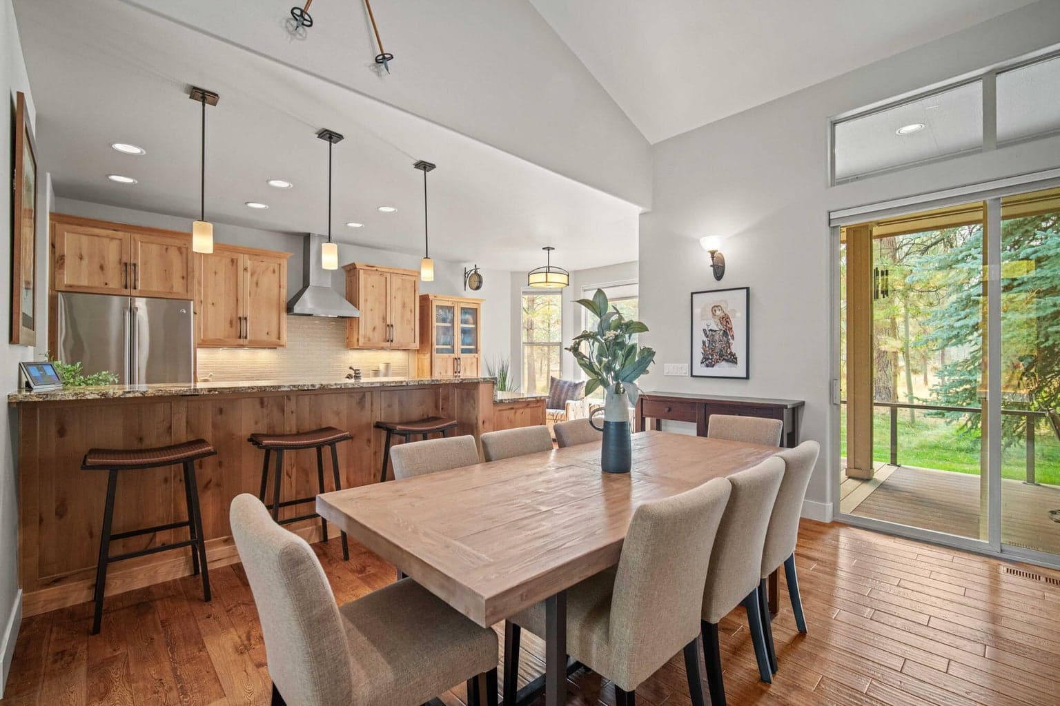 Modern amenities through out