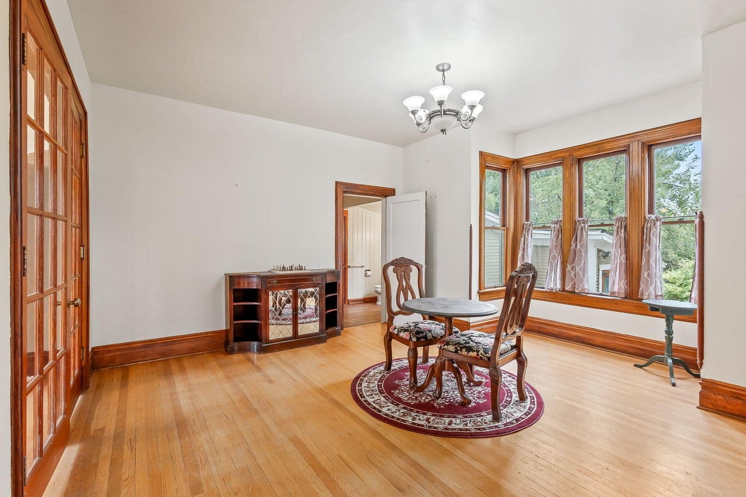 Photo of 305 NE 7th Street 10 of 70