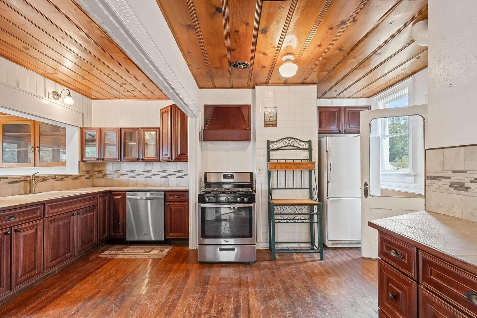 Photo of 305 NE 7th Street 11 of 70